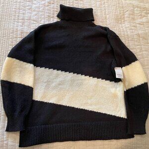 NWT Simple by Suzanne Betro Black and White Sweater